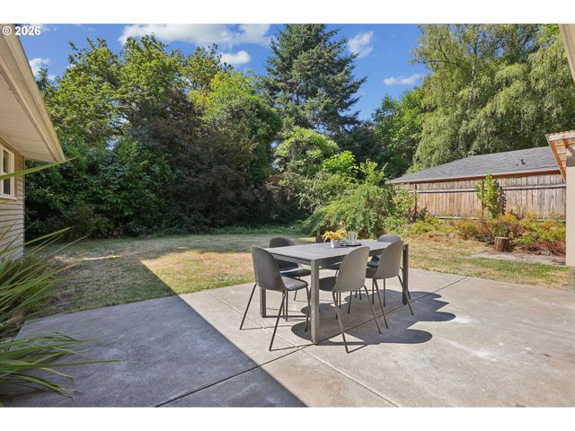 9080 Sw BRIER Ln, Portland, OR 97223