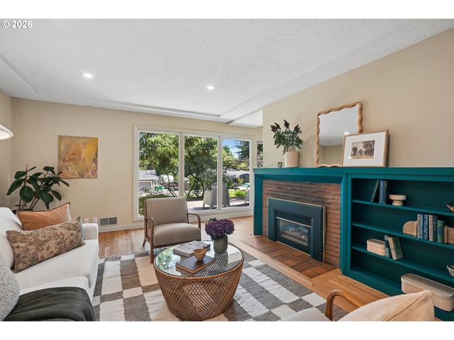 9080 Sw BRIER Ln, Portland, OR 97223