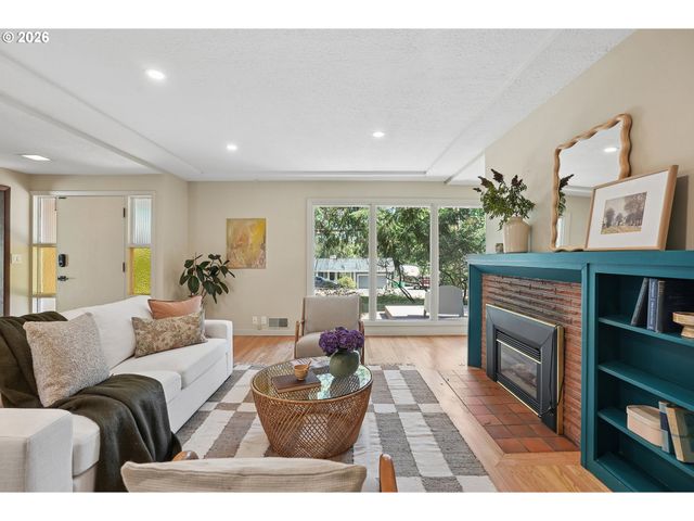 9080 Sw BRIER Ln, Portland, OR 97223