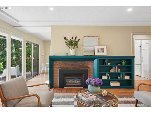9080 Sw BRIER Ln, Portland, OR 97223