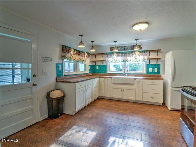 680 Mayberry Road, Jonesborough, TN 37659