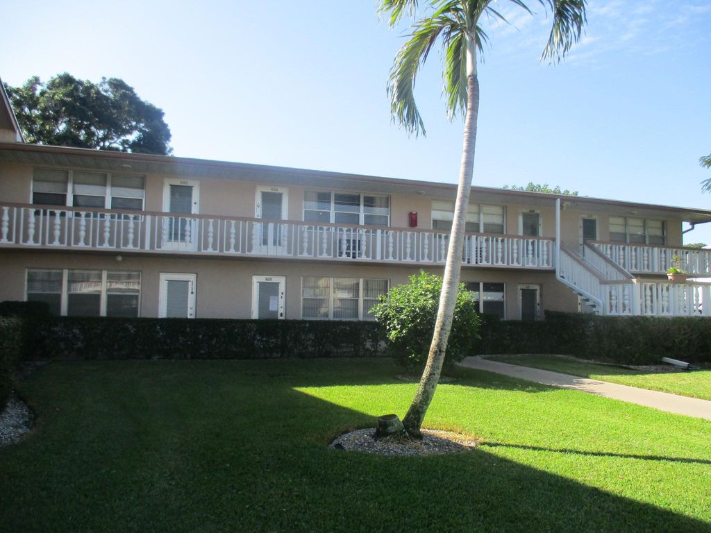 427 Windsor 427, West Palm Beach, FL 33417