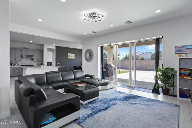 35284 N BARLEY Street, San Tan Valley, AZ 85144