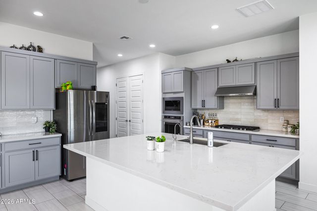 35284 N BARLEY Street, San Tan Valley, AZ 85144