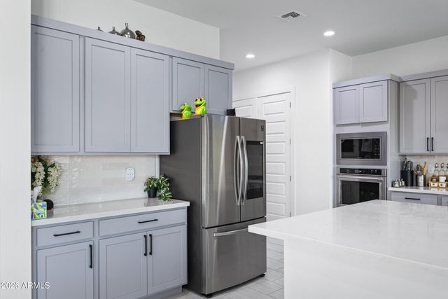35284 N BARLEY Street, San Tan Valley, AZ 85144