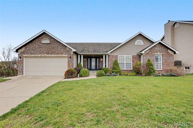 210 Prairie Lake Drive, Wentzville, MO 63385