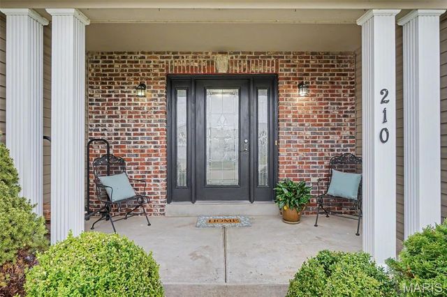 210 Prairie Lake Drive, Wentzville, MO 63385