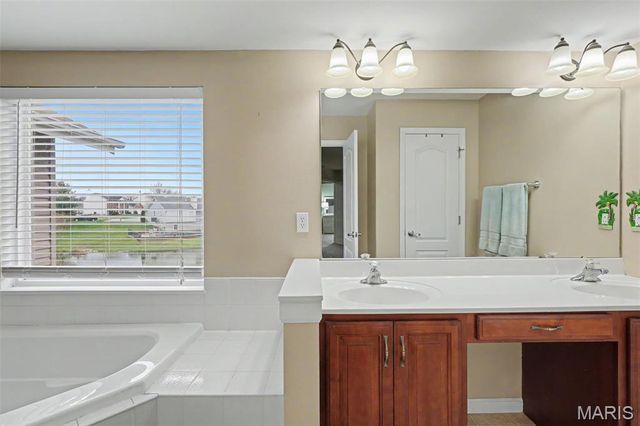 210 Prairie Lake Drive, Wentzville, MO 63385