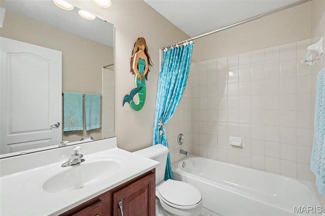 210 Prairie Lake Drive, Wentzville, MO 63385