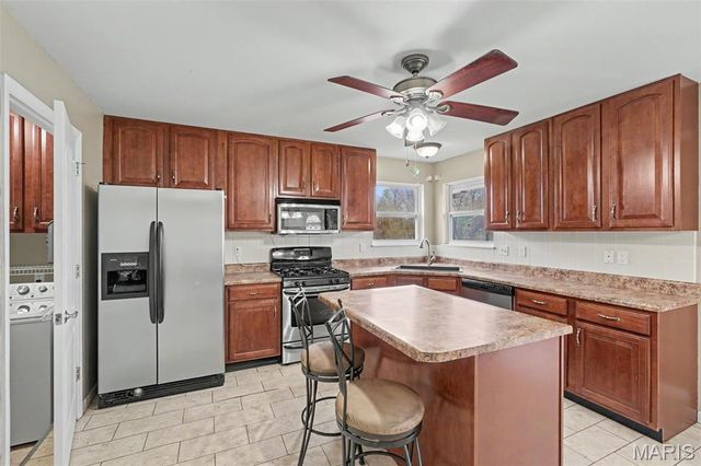210 Prairie Lake Drive, Wentzville, MO 63385