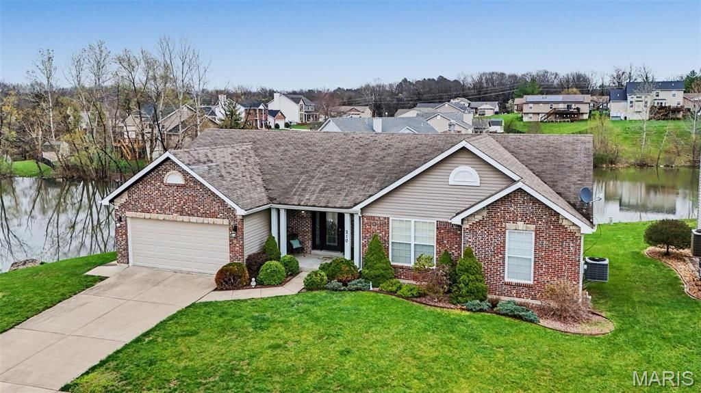 210 Prairie Lake Drive, Wentzville, MO 63385