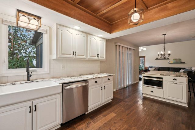 410 Six Pence Circle, Westerville, OH 43081