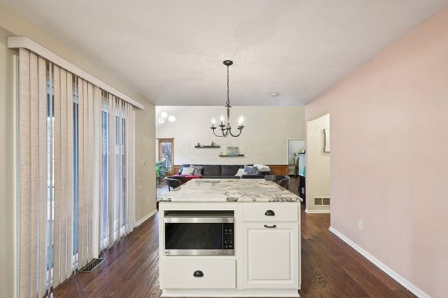 410 Six Pence Circle, Westerville, OH 43081