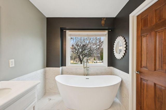 410 Six Pence Circle, Westerville, OH 43081