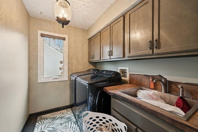 410 Six Pence Circle, Westerville, OH 43081