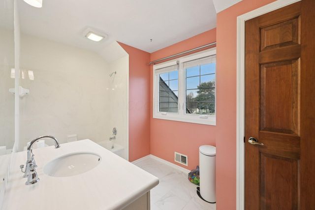 410 Six Pence Circle, Westerville, OH 43081