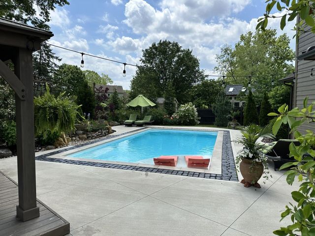 410 Six Pence Circle, Westerville, OH 43081