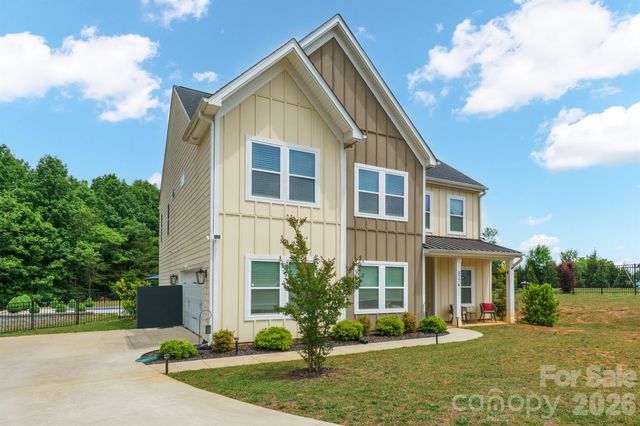 3774 Old Village Drive, Maiden, NC 28650