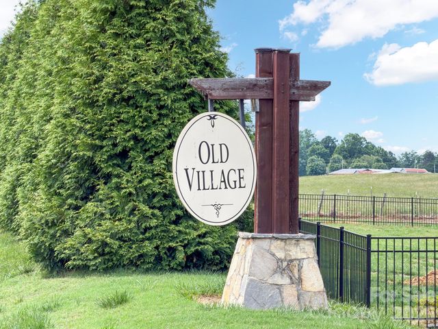 3774 Old Village Drive, Maiden, NC 28650