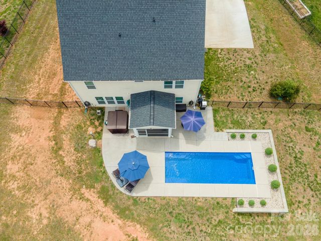 3774 Old Village Drive, Maiden, NC 28650