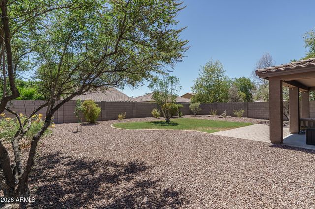 18345 W ONYX Avenue, Waddell, AZ 85355