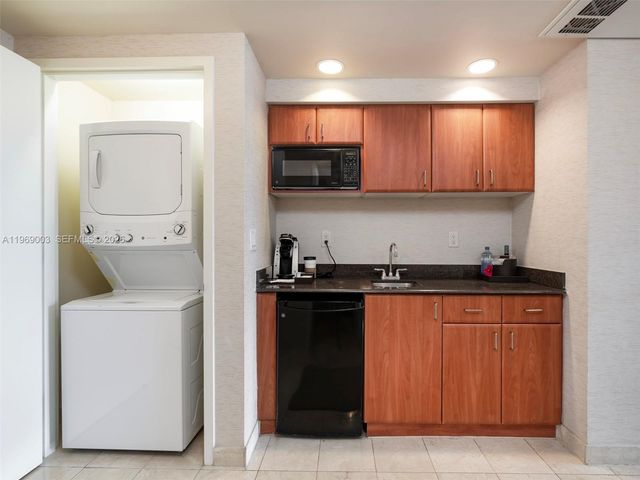 18001 Collins Avenue 1417, Sunny Isles Beach, FL 33160