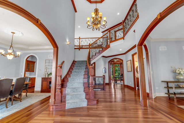 917 Jackson Avenue, Naperville, IL 60540