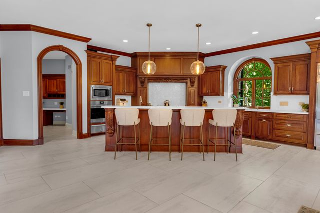 917 Jackson Avenue, Naperville, IL 60540