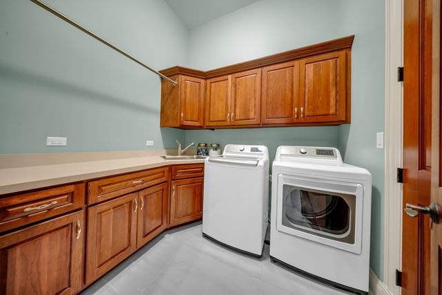 917 Jackson Avenue, Naperville, IL 60540