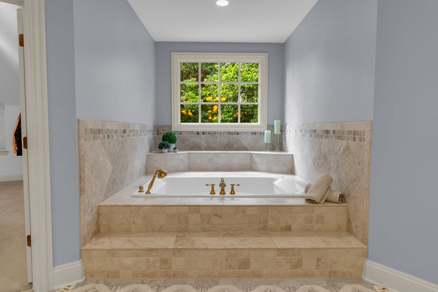 917 Jackson Avenue, Naperville, IL 60540
