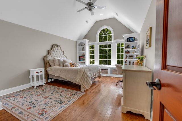 917 Jackson Avenue, Naperville, IL 60540