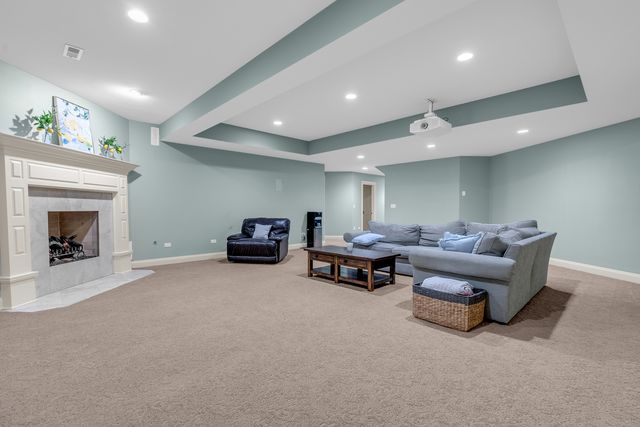917 Jackson Avenue, Naperville, IL 60540