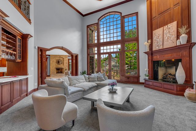 917 Jackson Avenue, Naperville, IL 60540