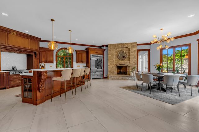 917 Jackson Avenue, Naperville, IL 60540