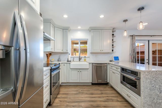 4081 E CAMPBELL Avenue, Phoenix, AZ 85018
