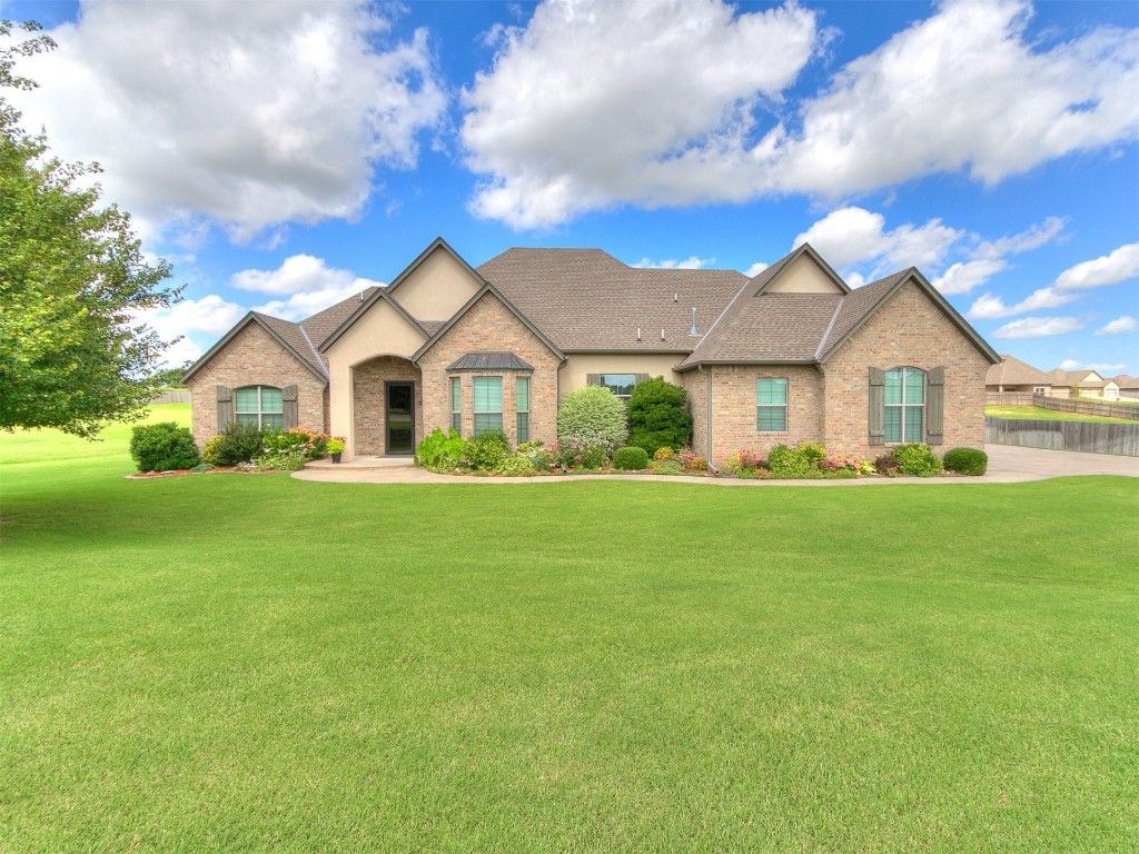1007 Riata Road, Tuttle, OK 73089