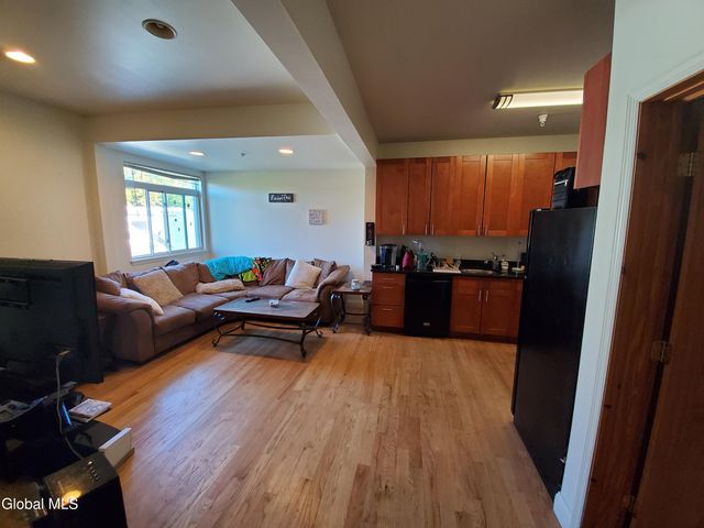 811 Madison Avenue, Albany, NY 12208