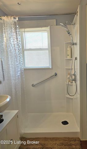 111 S 40th St, Louisville, KY 40212