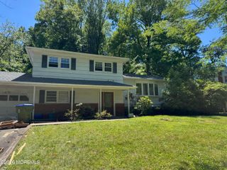 32 Livingston Avenue, Edison, NJ 08820