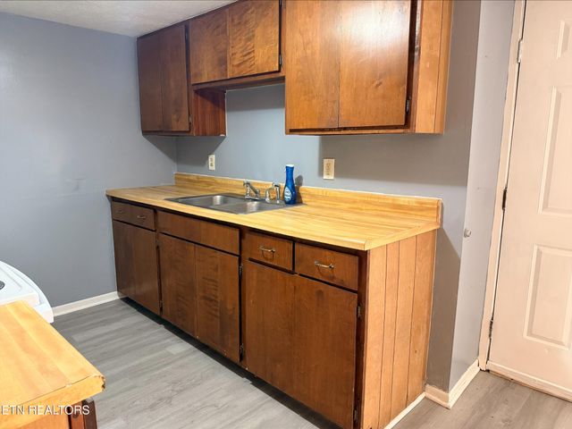 2703 Bridalwood Drive, Knoxville, TN 37917