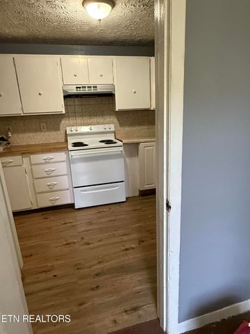 2703 Bridalwood Drive, Knoxville, TN 37917