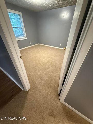 2703 Bridalwood Drive, Knoxville, TN 37917