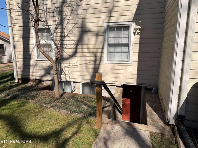 2703 Bridalwood Drive, Knoxville, TN 37917