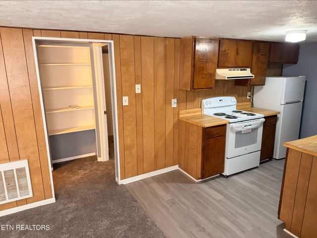 2703 Bridalwood Drive, Knoxville, TN 37917