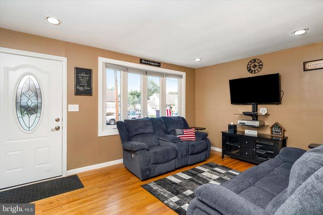 67 WICKOM AVE, Hamilton, NJ 08690