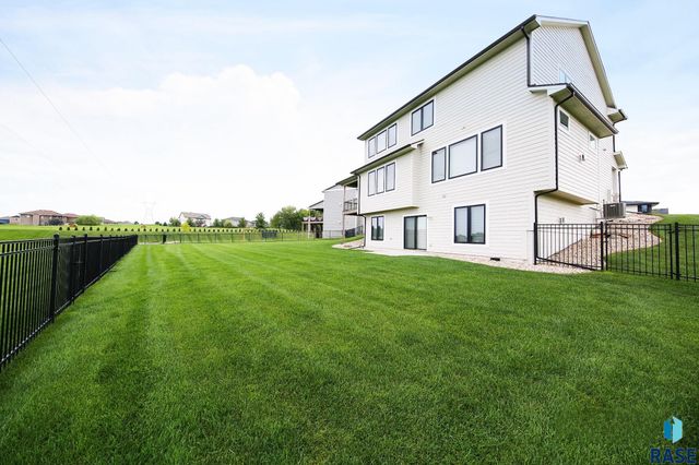 505 Sassafras Cir Circle, Sioux Falls, SD 57110