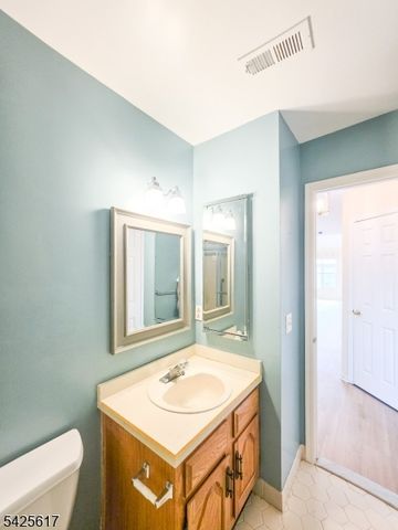 1 Rutland Ln, Monroe Twp., NJ 08831