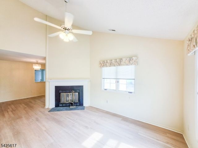 1 Rutland Ln, Monroe Twp., NJ 08831