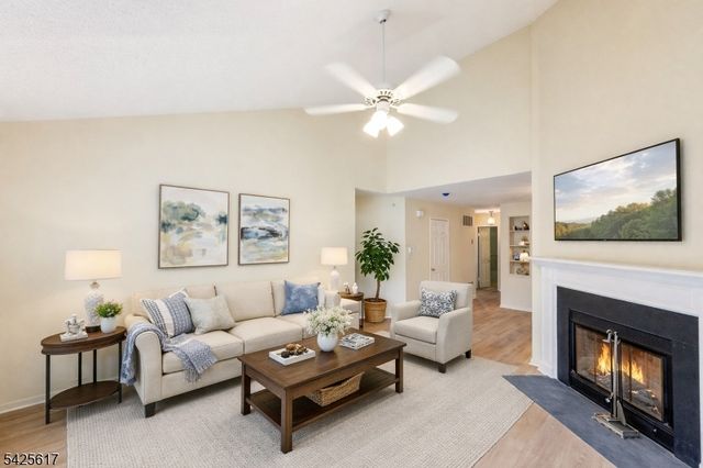 1 Rutland Ln, Monroe Twp., NJ 08831