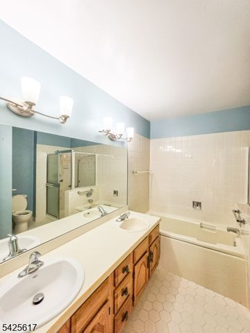 1 Rutland Ln, Monroe Twp., NJ 08831